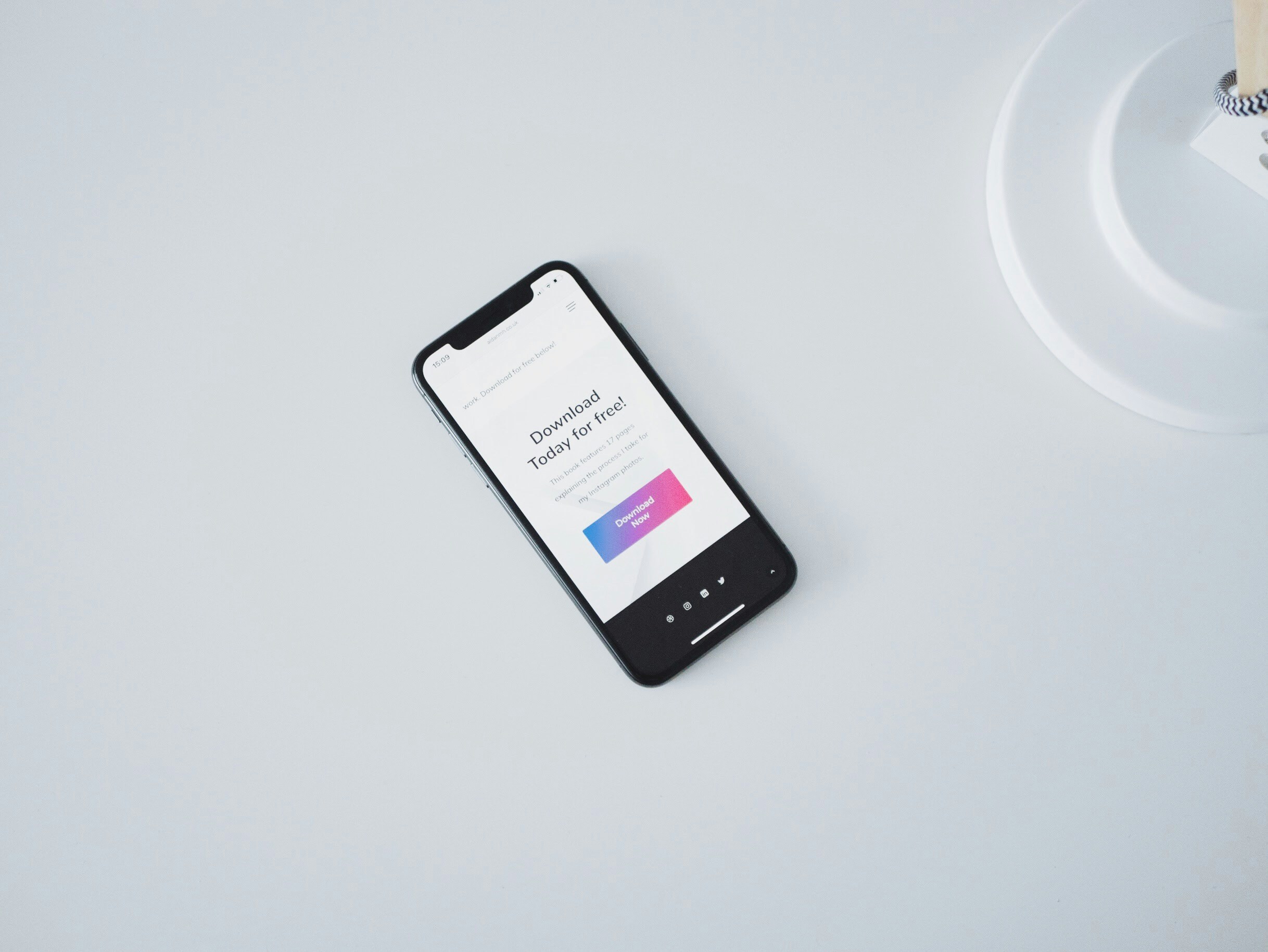 Apps for Travelers | Cell phone with travel apps open | Evolve Tours