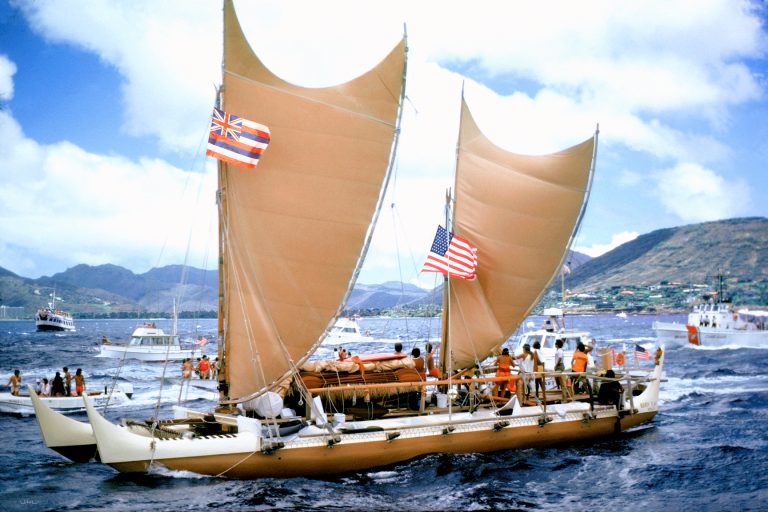 Hokulea Voyage | Traditional boat on the Hokulea Voyage | Evolve Tours