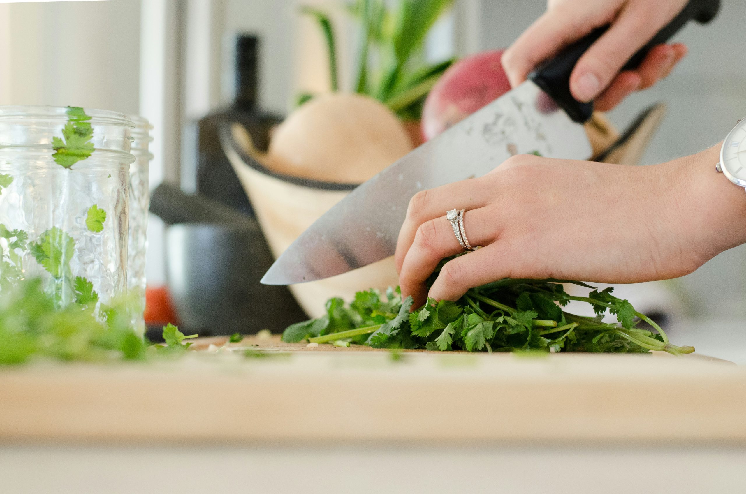 Culinary Night | Close-up of cutting herbs | Evolve Tours