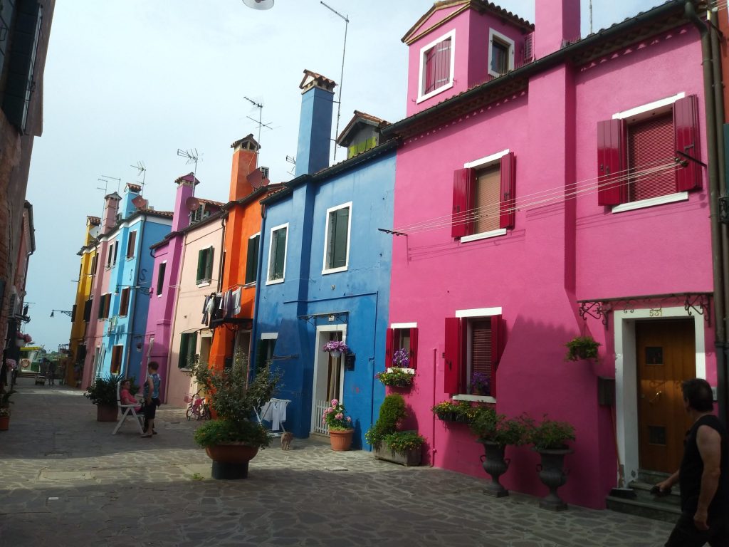 Italy School Trip | Row of colourful buildings | Evolve Tours