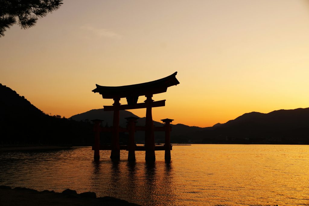 Japan | Students Learning about the four phases of Nature |Evolve Tours
