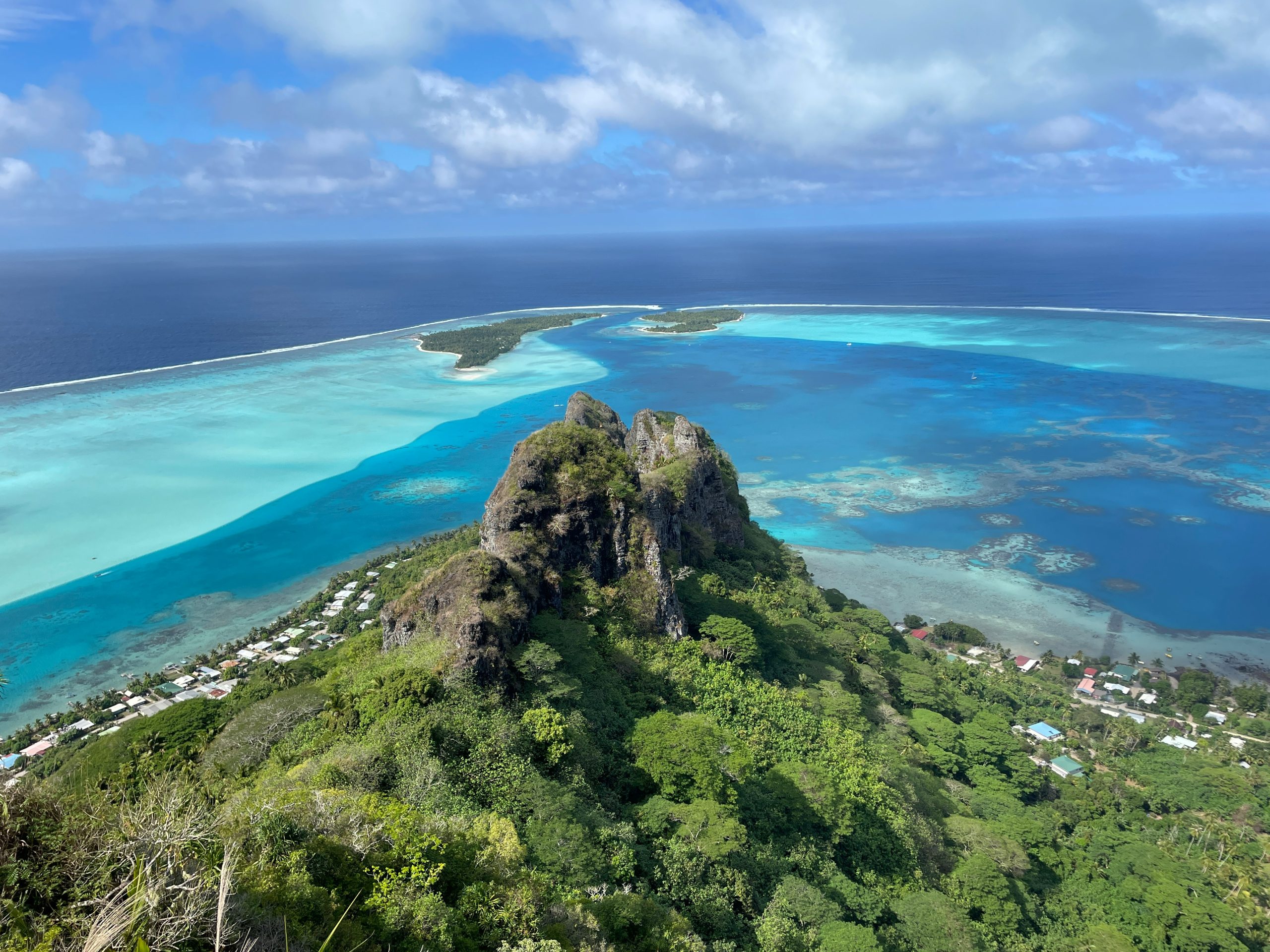 Tahiti Student Trip | Mountains by the water | Evolve Tours