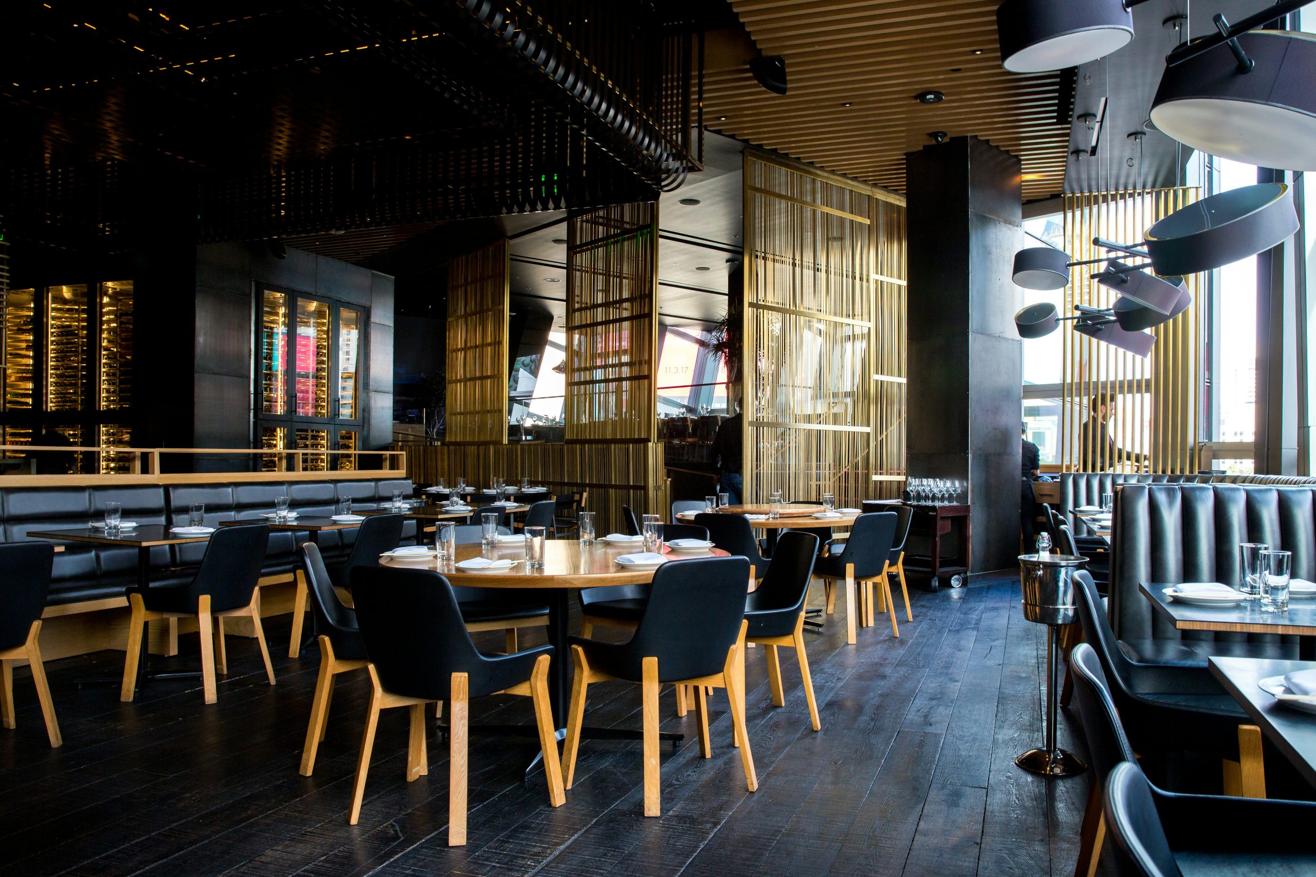 Farm-to-Table Restaurants in the USA | Interior of restaurant | Evolve Tours