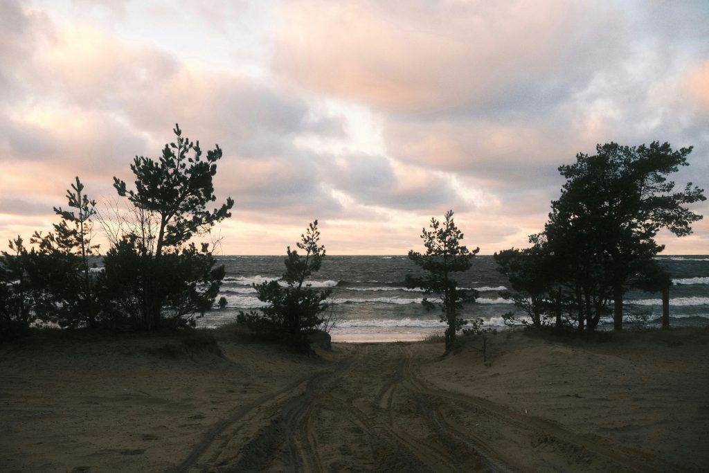 RV Parks in Eastern Canada | Sunset at Sandbanks, Ontario | Evolve Tours