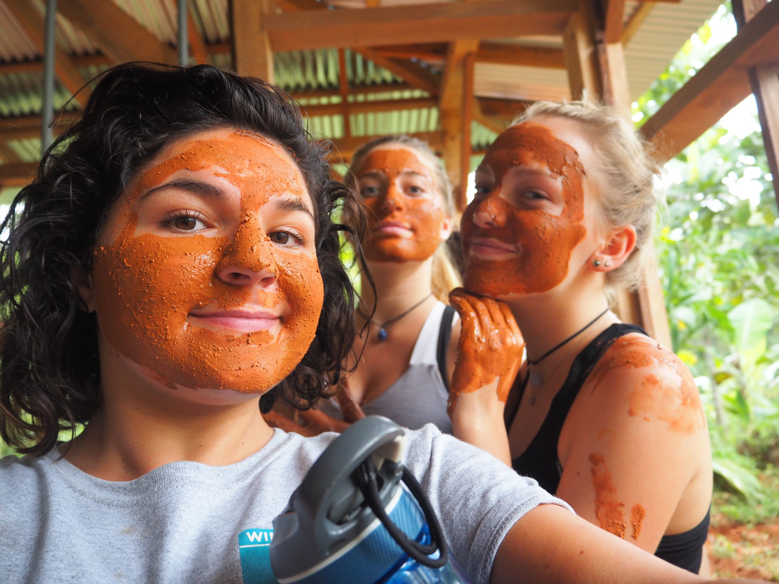 Costa Rica Trips | Students at Cacao workshop | Evolve Tours