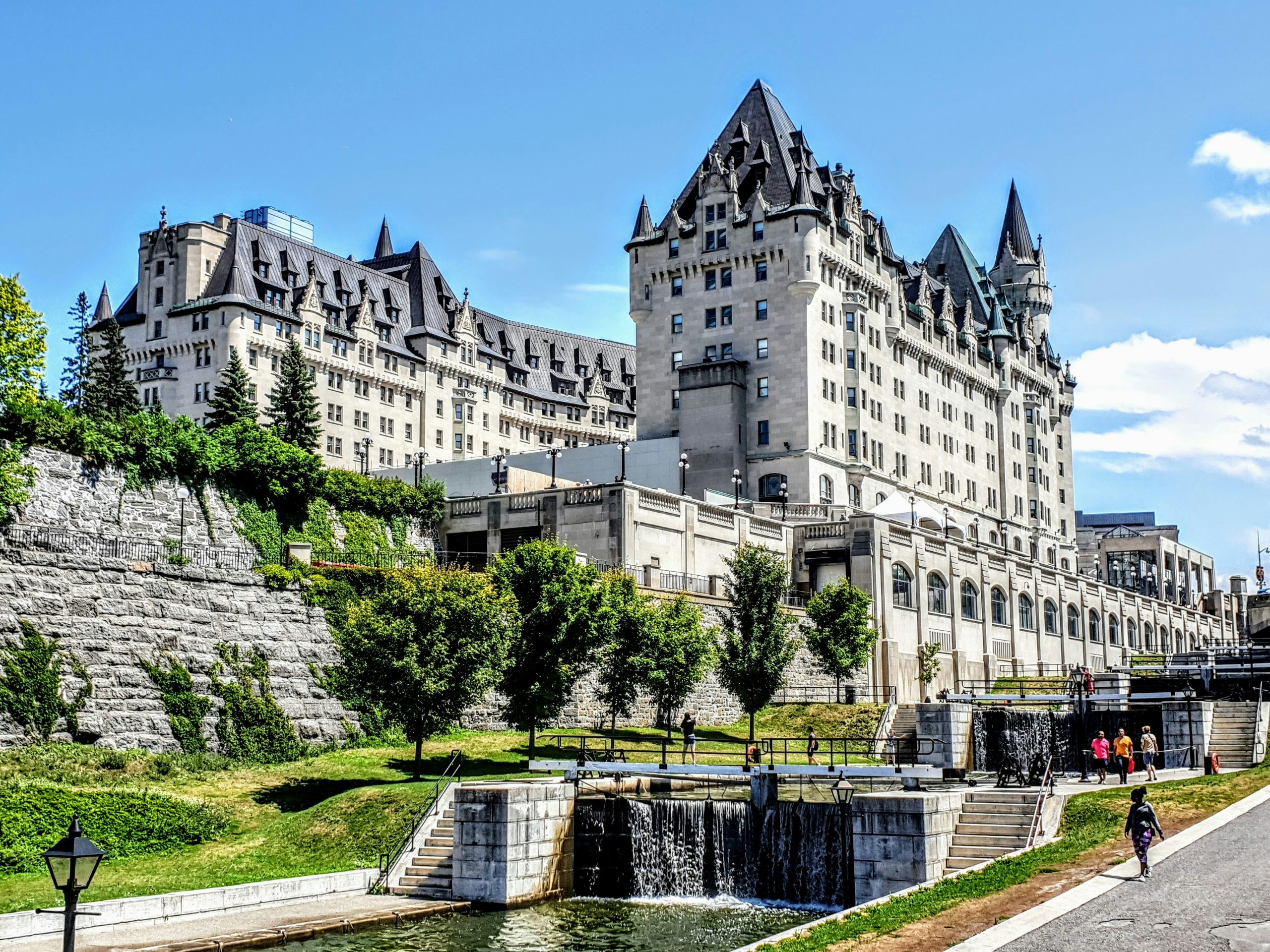 Ottawa Trips | Chateu Frontenac Hotel | Evolve Tours