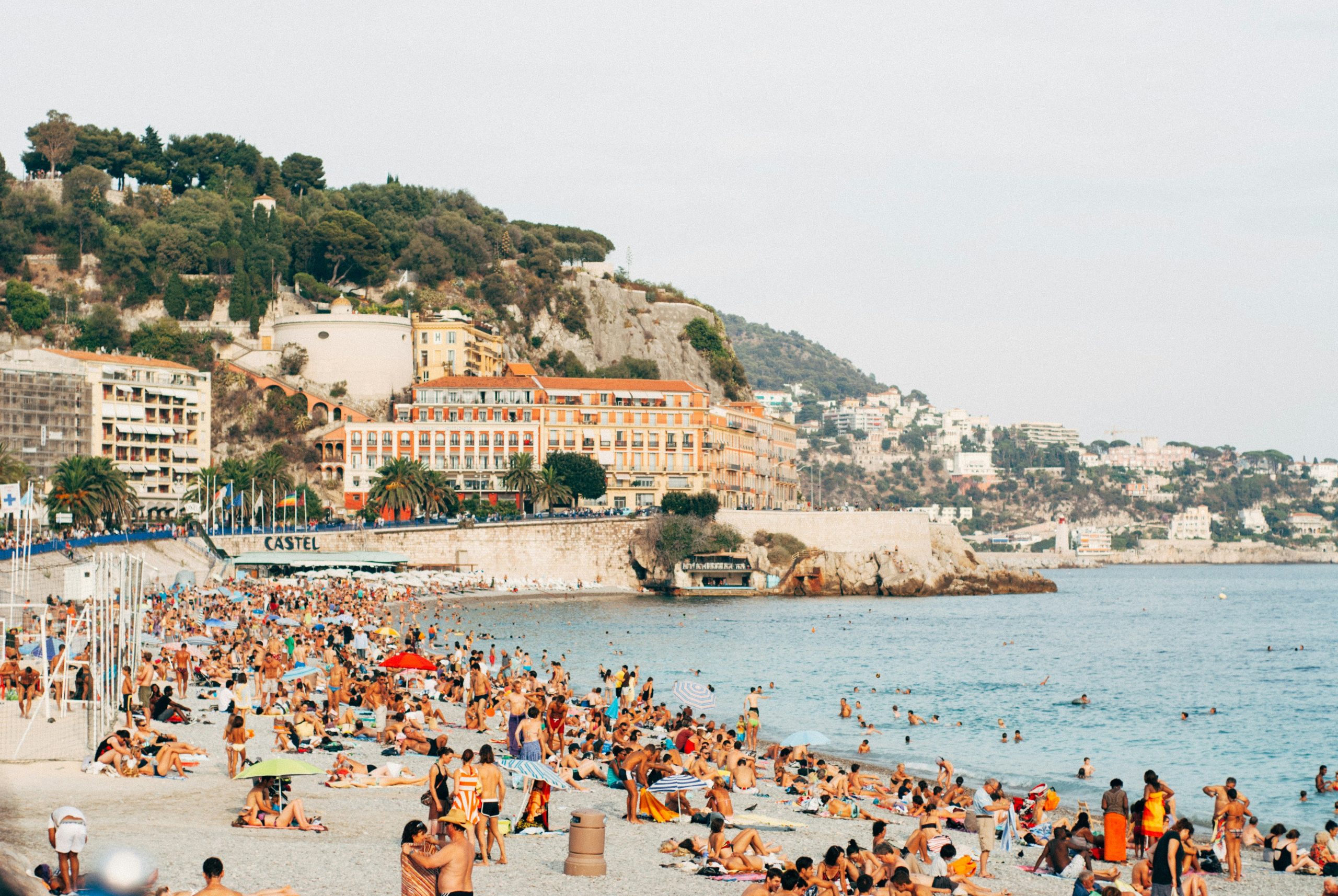 France Trips | STudents at the busy beach | Evolve Tours
