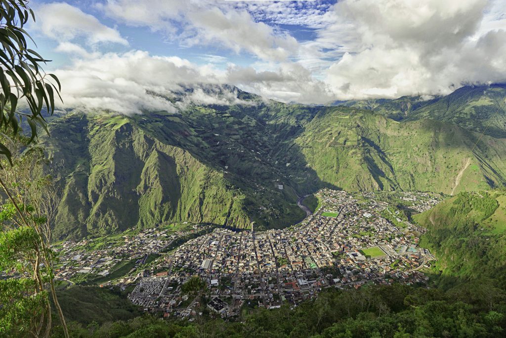 Ecuador Student Travel | Andes surrounding Ecuador town | Evolve Tours