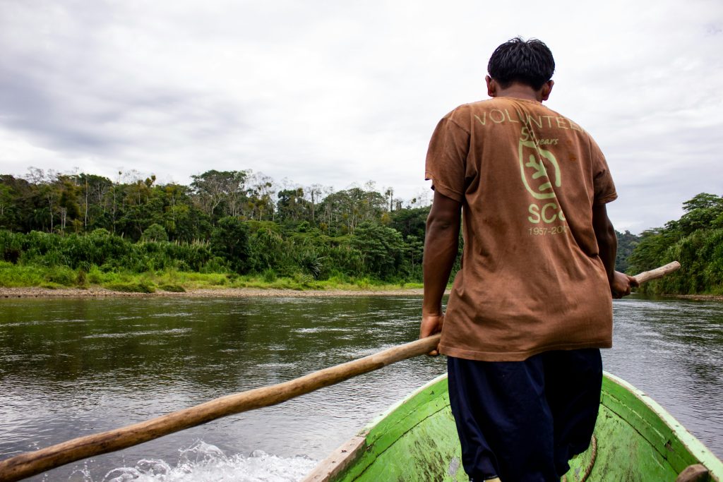 Costa Rica School Trip | Volunteer in boat | Evolve Tours